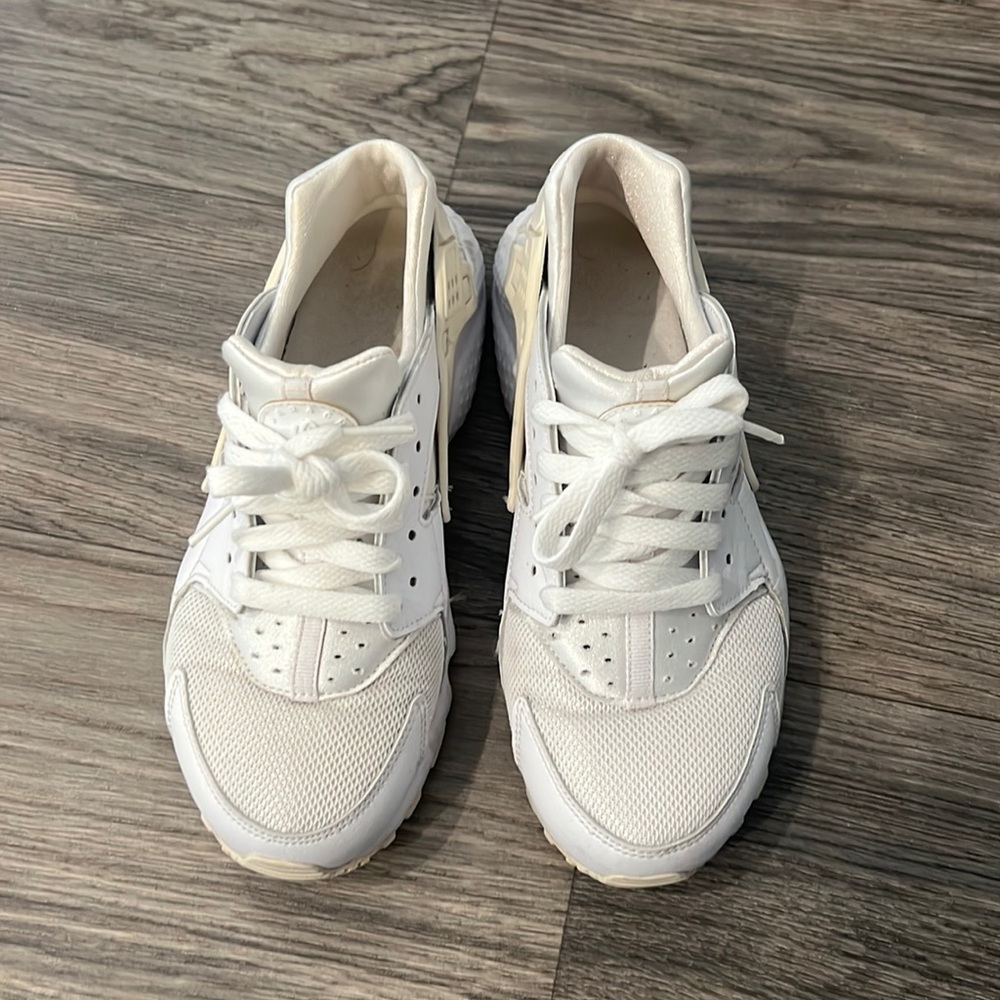 Nike Huaraches - white